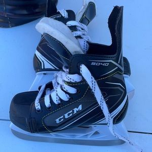 CCM 9040 Tacks